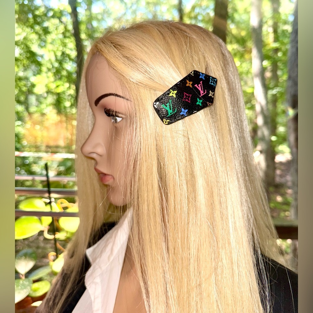 💗 White or Black Multicolor Murakami snap Hair clip One piece ‼️ - Picture 9 of 16
